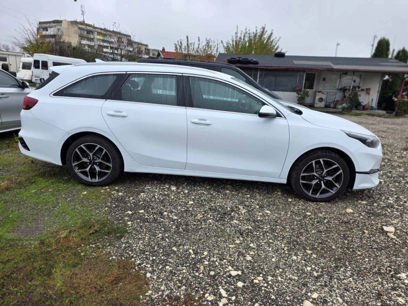 Kia Ceed 1.6, снимка 6 - Автомобили и джипове - 52481351