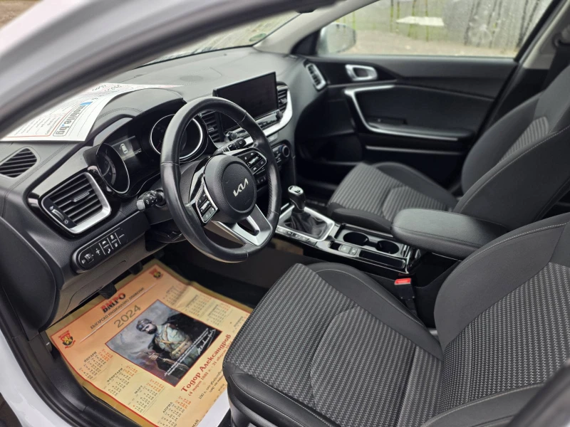 Kia Ceed 1.6, снимка 10 - Автомобили и джипове - 52481351