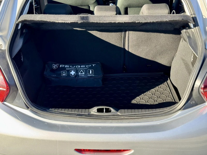 Peugeot 208 Active 1.2 VTi, снимка 9 - Автомобили и джипове - 53300386