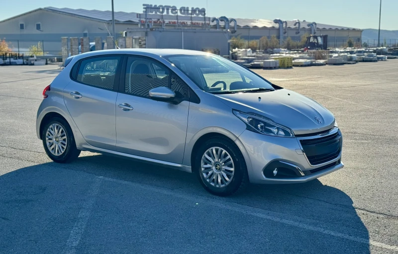 Peugeot 208 Active 1.2 VTi, снимка 5 - Автомобили и джипове - 53300386
