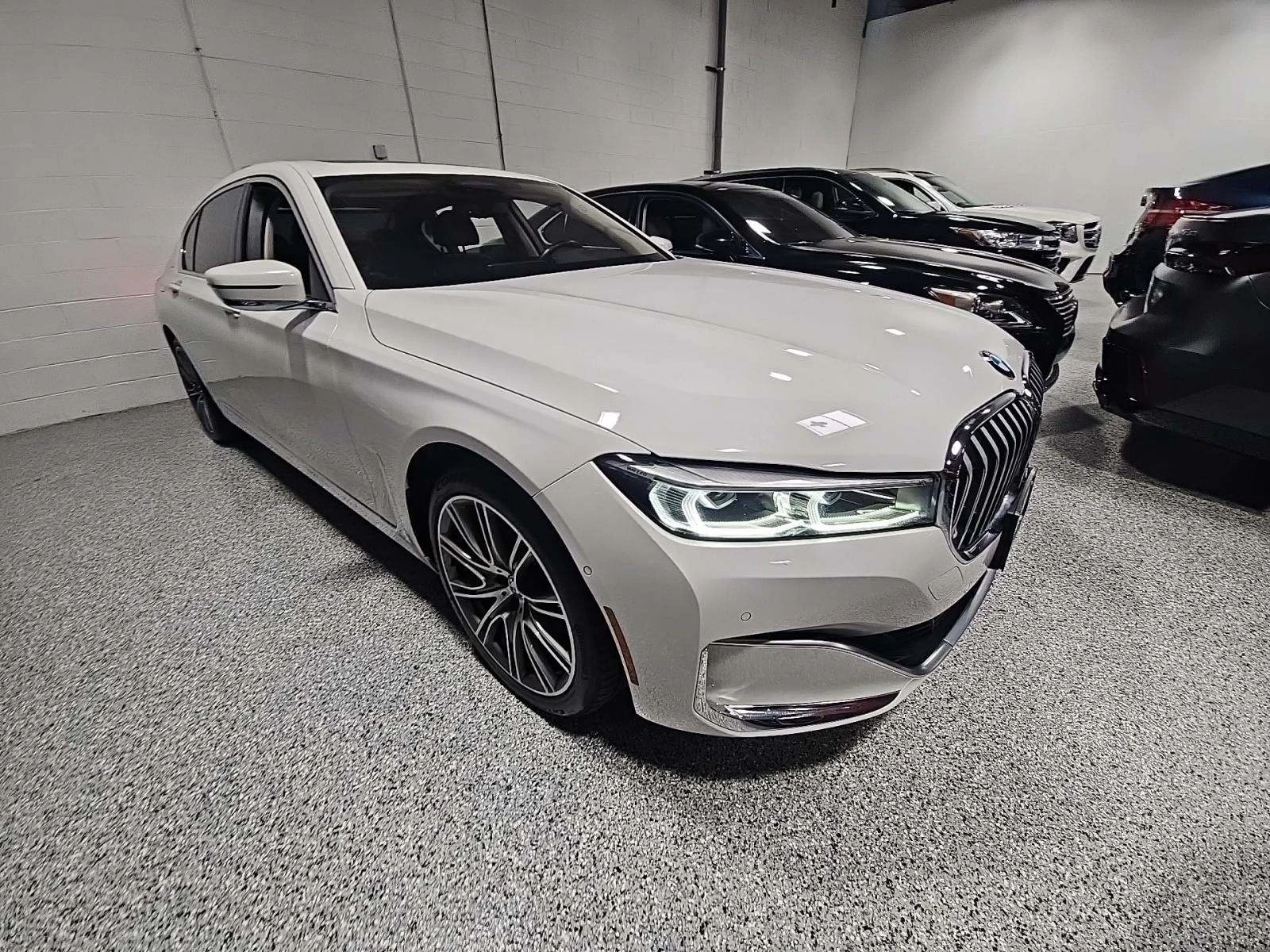 BMW 740 B58* DISTRONIK* PANO* HEADUP* AMBIENT* HARMAN* LAN - изображение 2