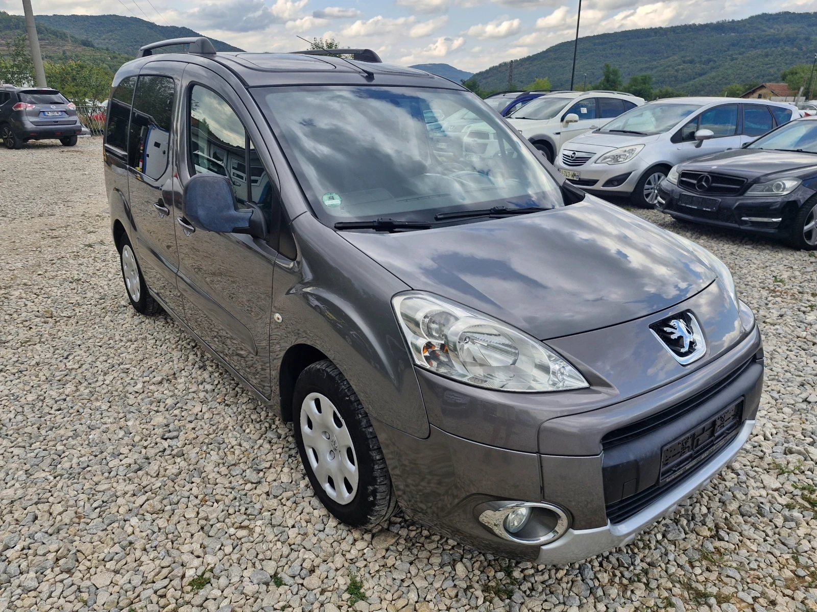 Peugeot Partner 1, 6* 109ps* AC* PDC* PANO*  - изображение 7