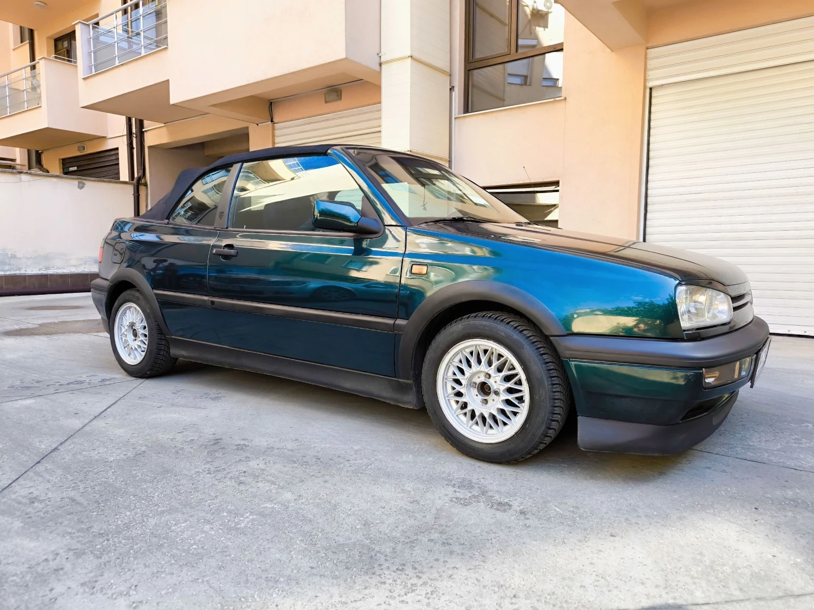 VW Golf KARMAN Цена до 22.12 .25  - изображение 2