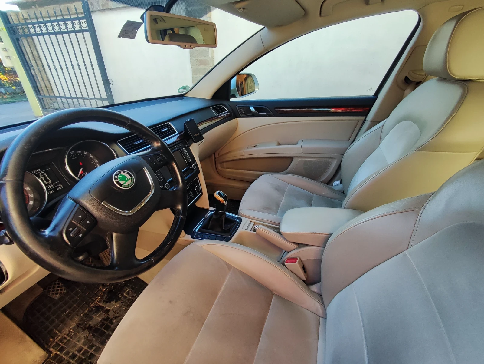 Skoda Superb 2000 куб. 170 к. с. , снимка 11 - Автомобили и джипове - 54197160