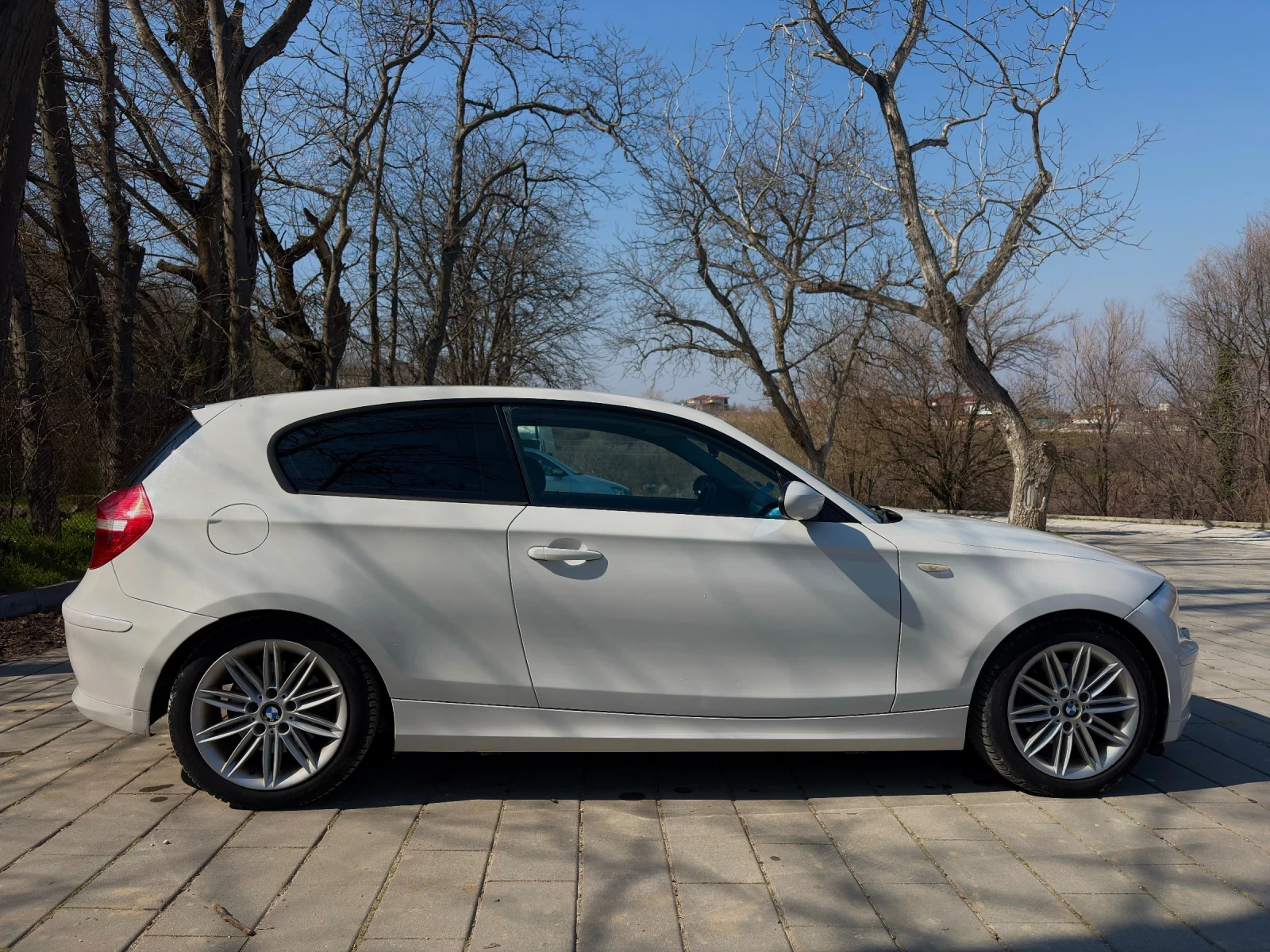 BMW 118 Facelift / Климатроник / Мултимедия , снимка 3 - Автомобили и джипове - 53756313