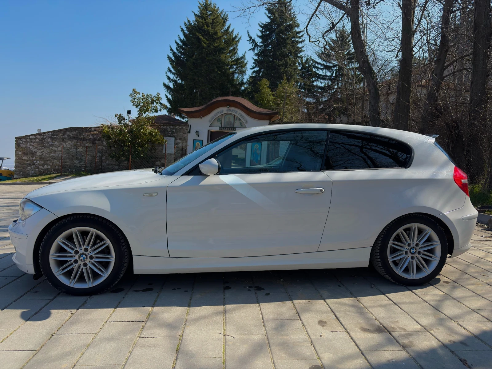 BMW 118 Facelift / Климатроник / Мултимедия , снимка 2 - Автомобили и джипове - 53756313