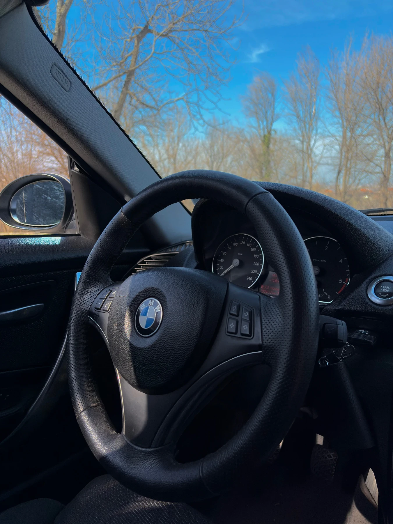 BMW 118 Facelift / Климатроник / Мултимедия , снимка 8 - Автомобили и джипове - 53756313