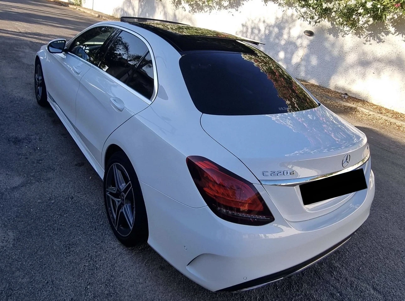 Mercedes-Benz C 220 /// AMG / 4 MATIC / FACELIFT / ПАНОРАМА / ПОДГРЕВ - изображение 3