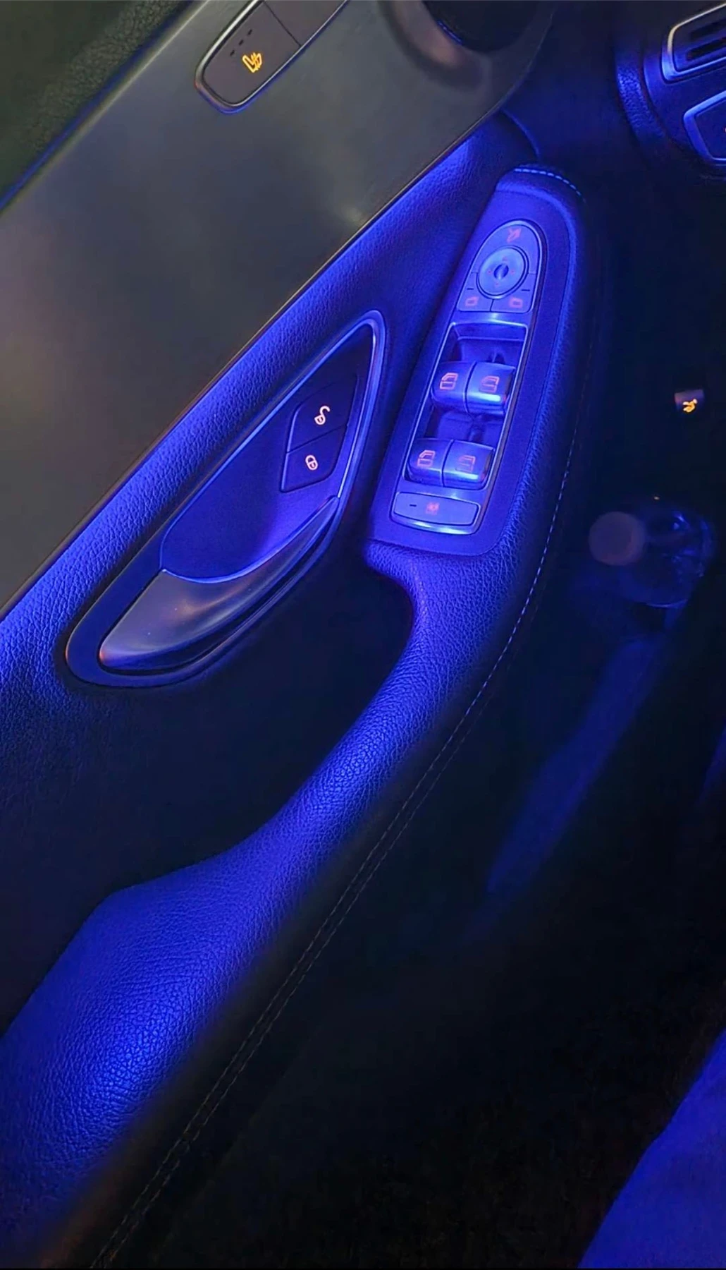 Mercedes-Benz C 220 /// AMG / 4 MATIC / FACELIFT / ПАНОРАМА / ПОДГРЕВ - изображение 9