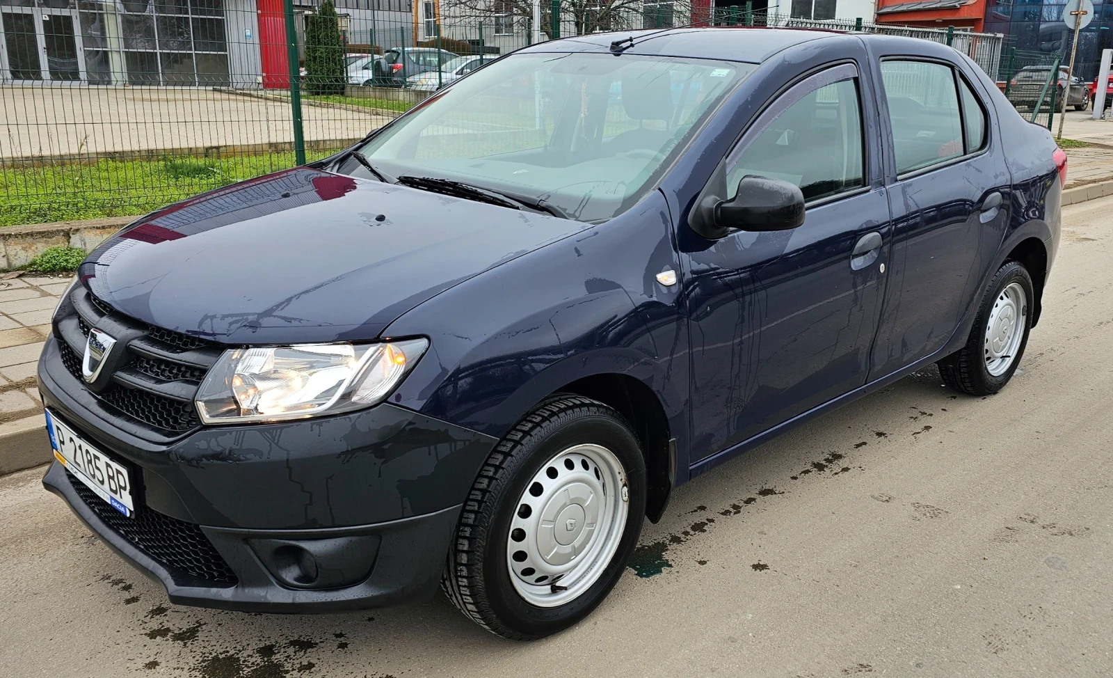 Dacia Logan, снимка 4 - Автомобили и джипове - 53914631