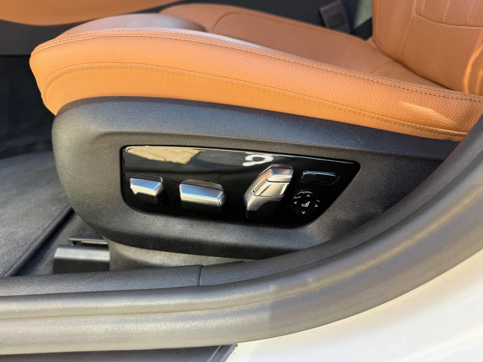 BMW 540 540i G30 B58 M-Sport от Германия !, снимка 12 - Автомобили и джипове - 54108094