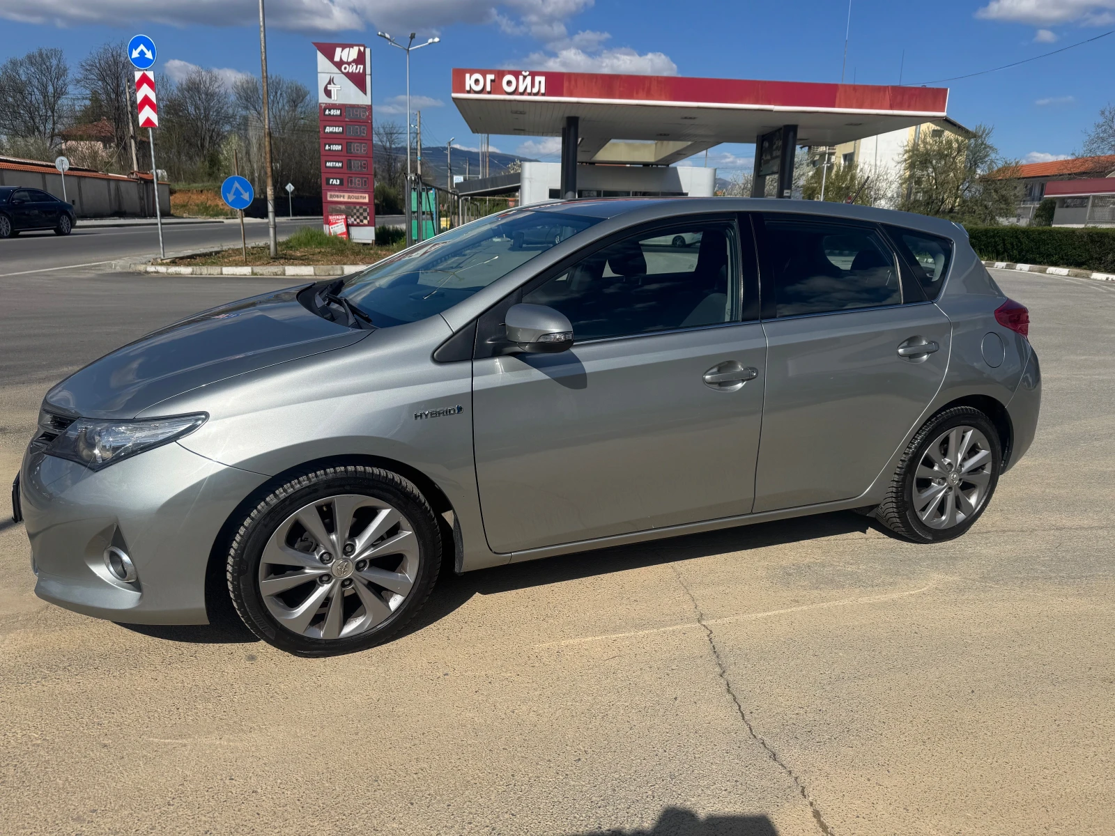 Toyota Auris 1.8 Hybrid EURO 5 NAVI , снимка 5 - Автомобили и джипове - 54143837