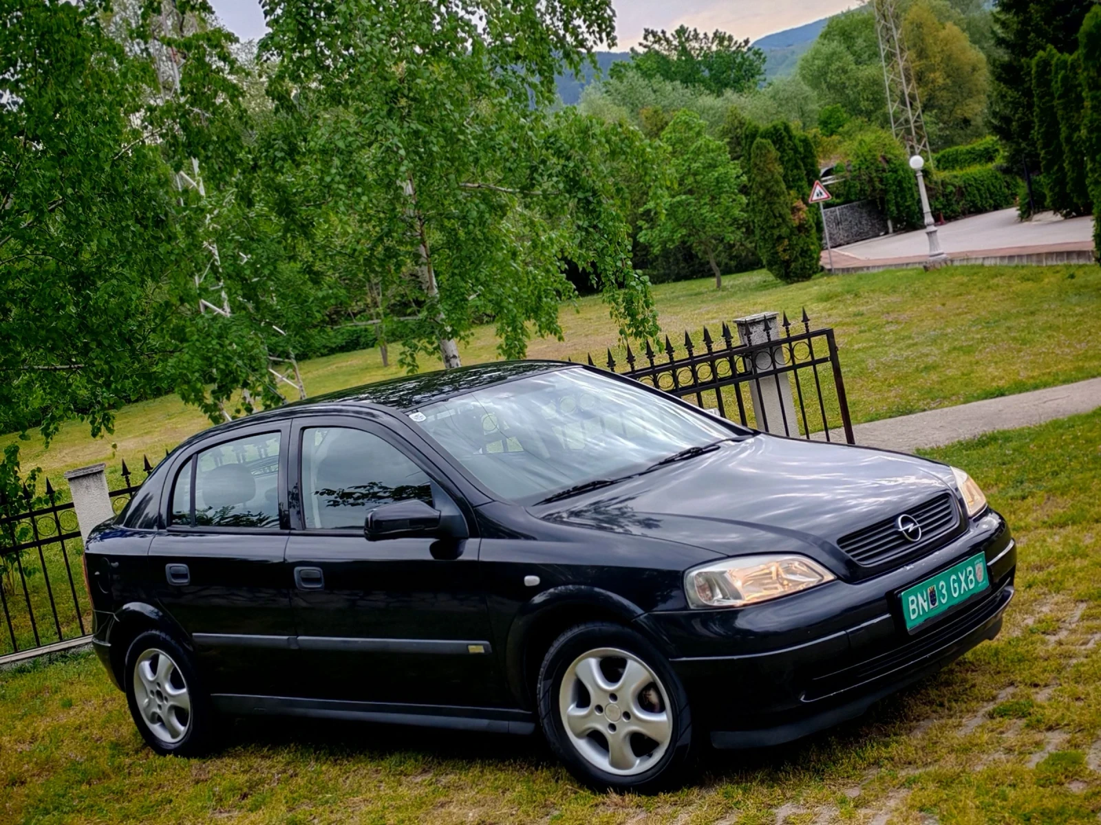 Opel Astra 1.6I 16V(101)* АВТОМАТИК* КЛИМАТИК* НОВ ВНОС* , снимка 8 - Автомобили и джипове - 54477897
