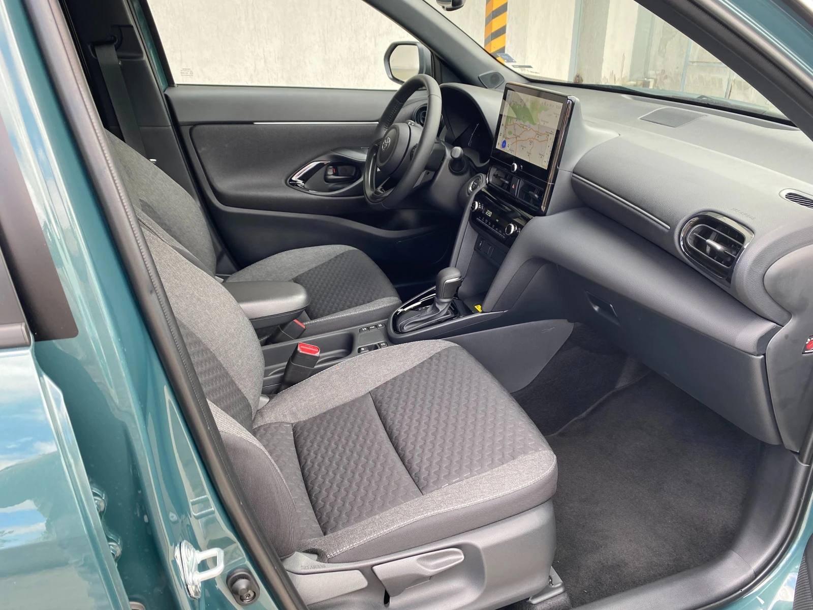 Toyota Yaris Cross 1.5 HEV, CHIC, 2WD | Mobile.bg � ����������� 15