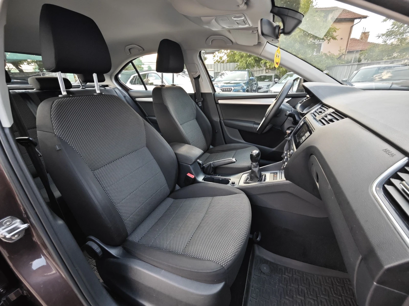 Skoda Octavia 1.6 TDI / N1, снимка 14 - Автомобили и джипове - 54710927