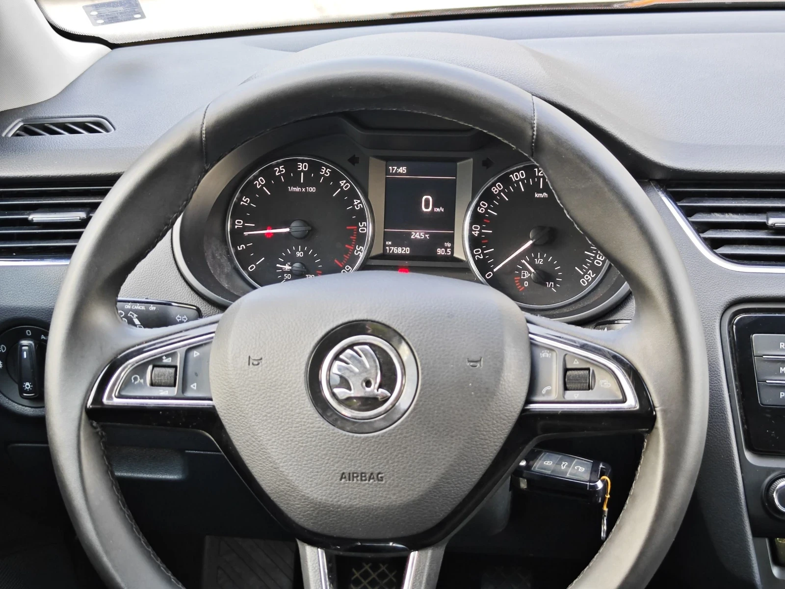 Skoda Octavia 1.6 TDI / N1, снимка 12 - Автомобили и джипове - 54710927