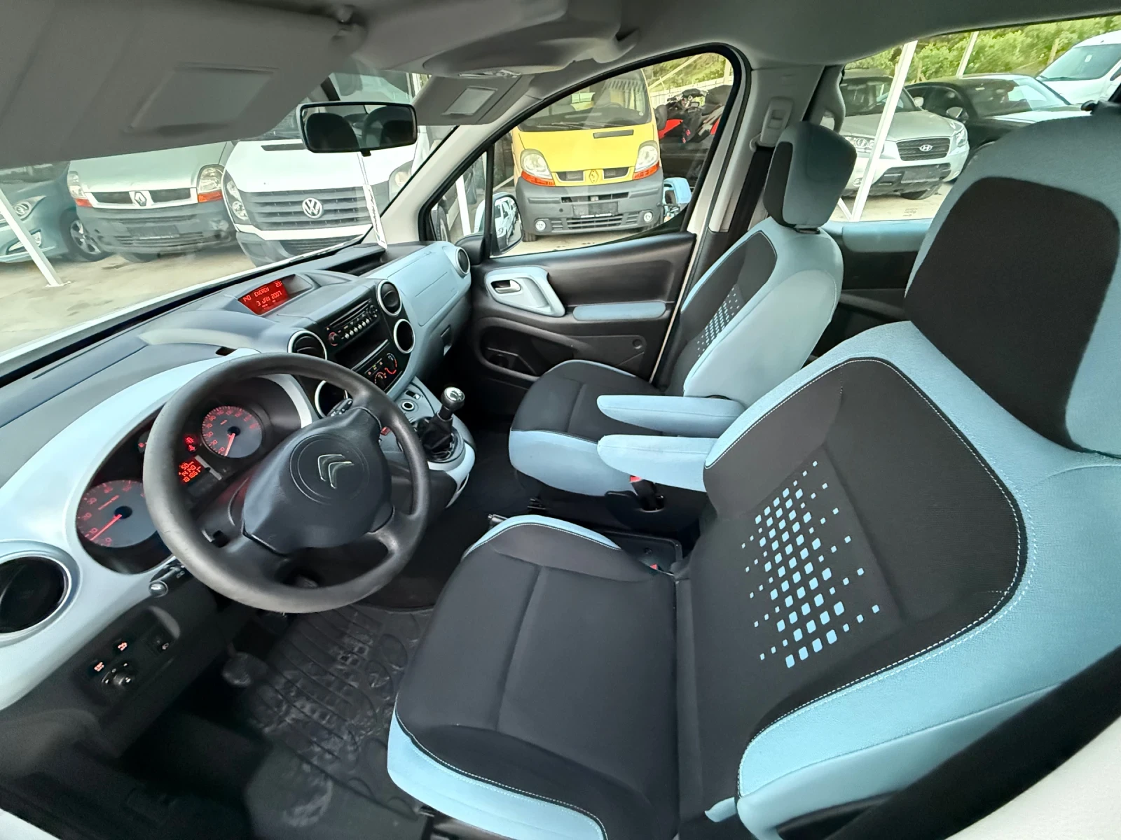 Citroen Berlingo 1.6 БЕНЗИН MULTISPACE ЛИЗИНГ, снимка 9 - Автомобили и джипове - 54762831