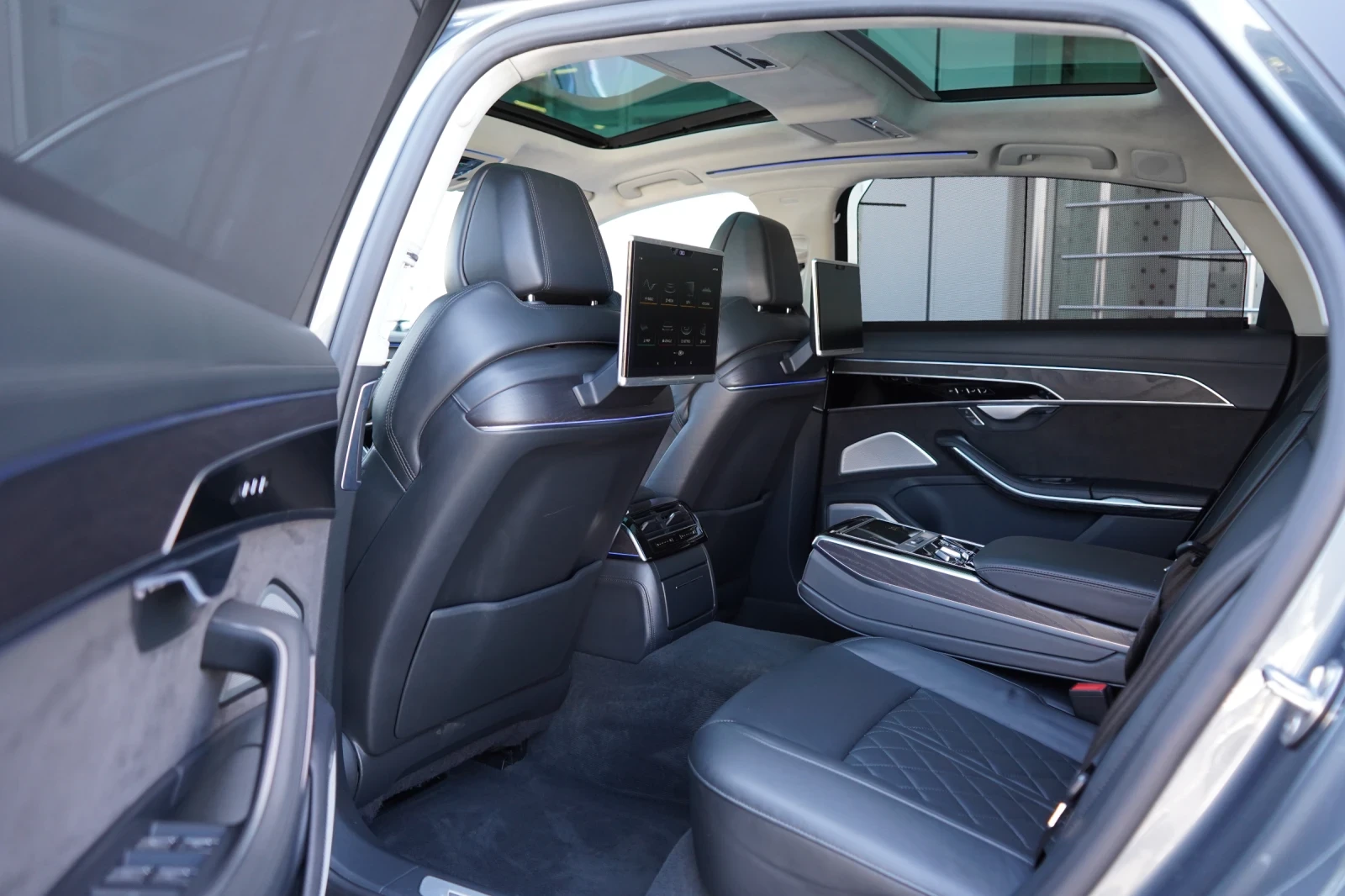 Audi A8 L* 50TDI* PANO* LASER* B&O 3D* NIGHT VISION* TV* , снимка 15 - Автомобили и джипове - 54831021