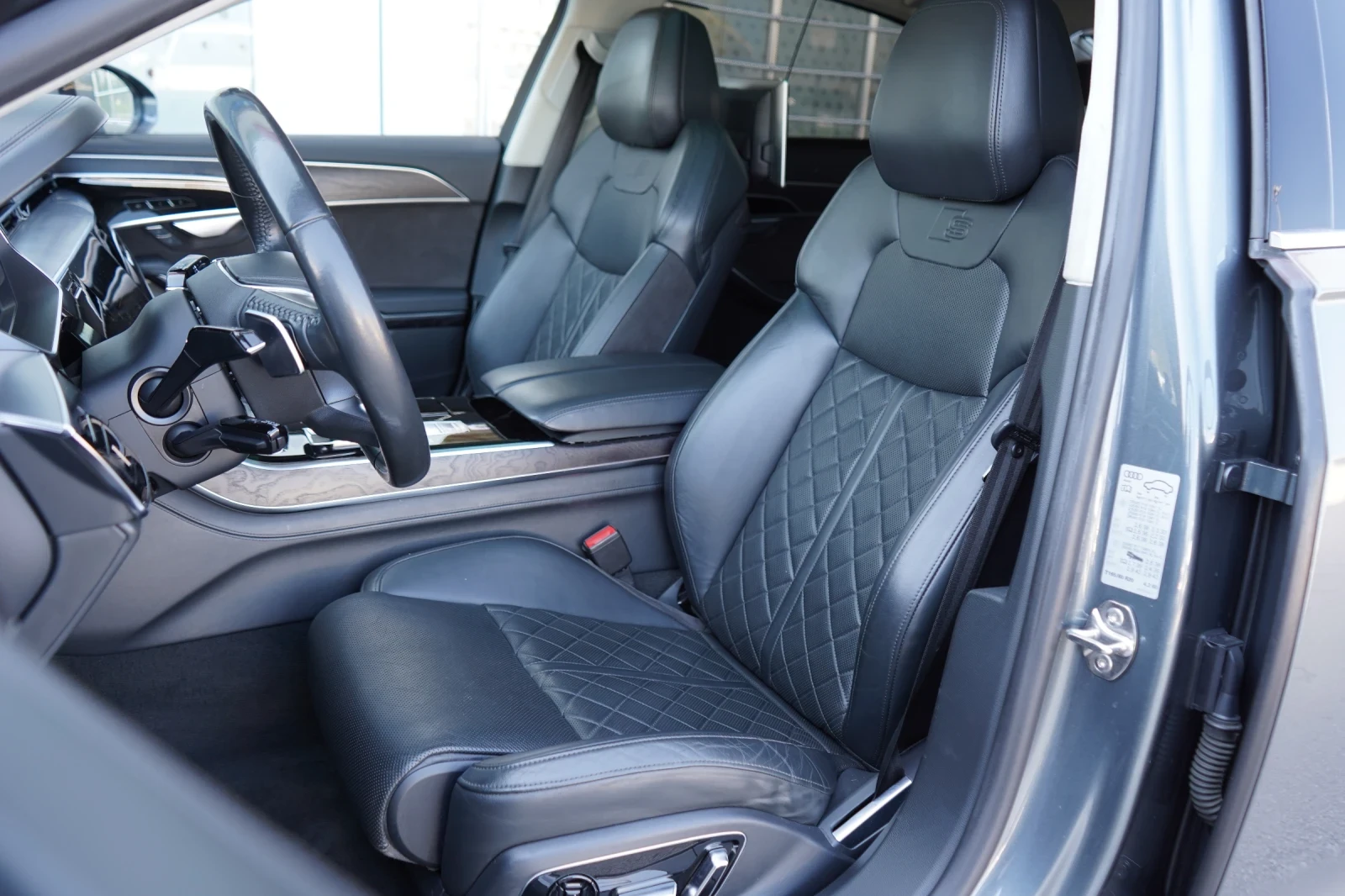Audi A8 L* 50TDI* PANO* LASER* B&O 3D* NIGHT VISION* TV* , снимка 8 - Автомобили и джипове - 54831021