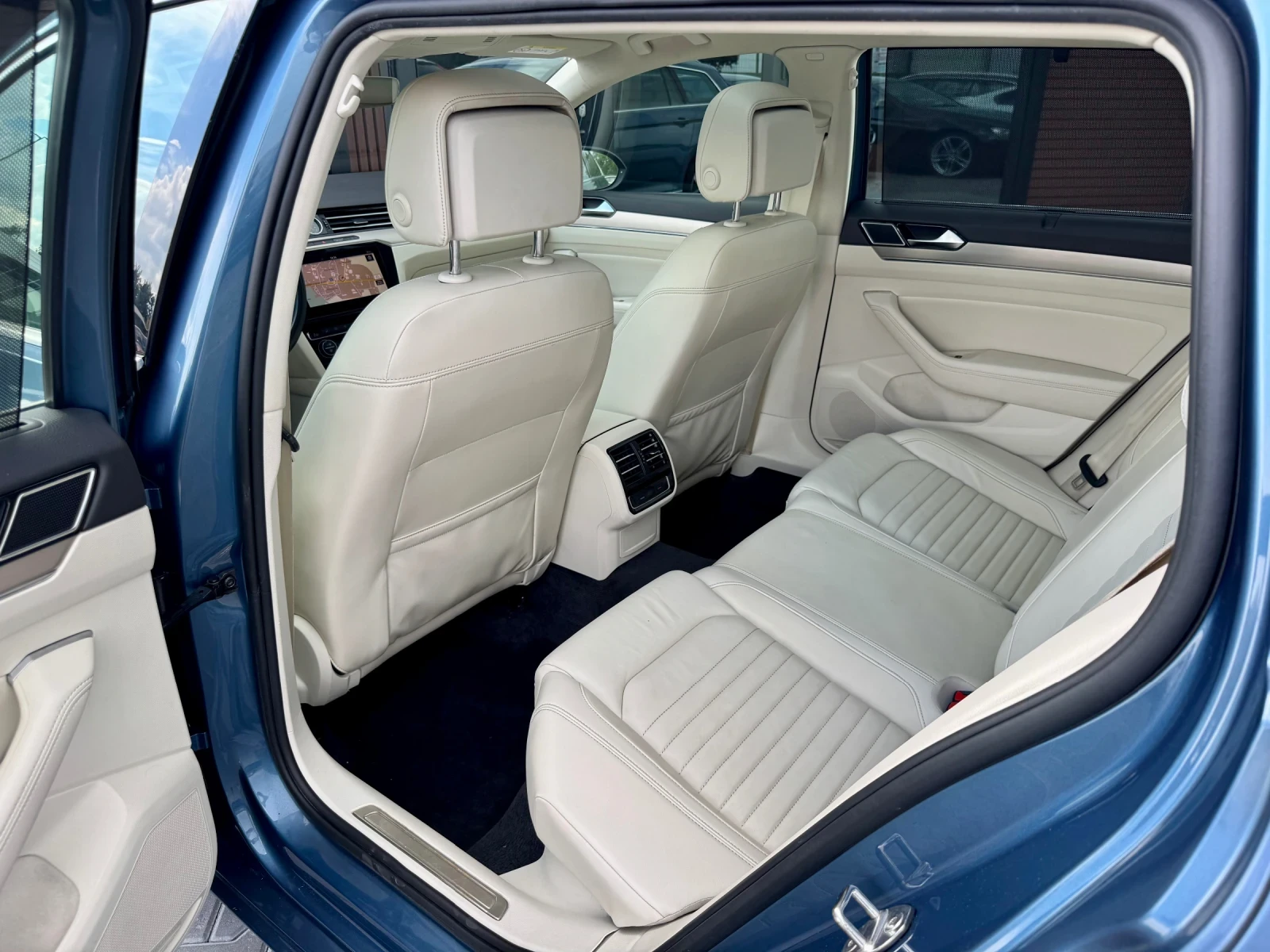 VW Passat 2.0 BiTDI-4 Motion-DIGITAL-7 DSG-AllLed-Panorama- , снимка 9 - Автомобили и джипове - 55013584
