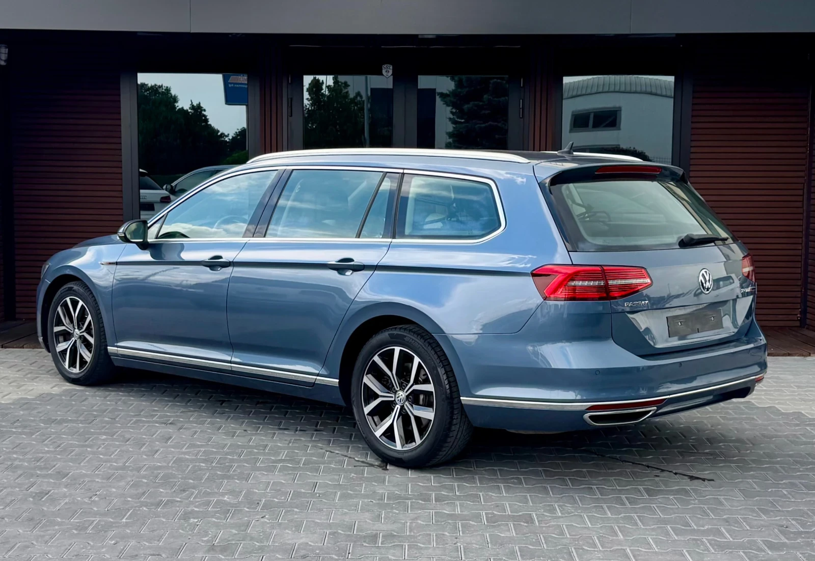 VW Passat 2.0 BiTDI-4 Motion-DIGITAL-7 DSG-AllLed-Panorama- , снимка 4 - Автомобили и джипове - 55013584