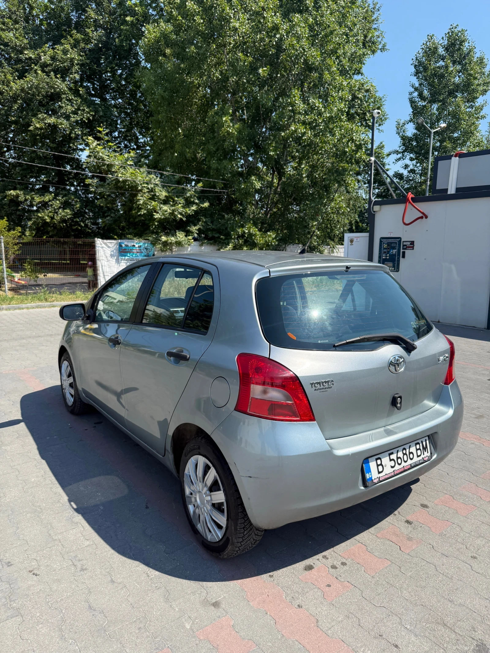 Toyota Yaris 1.3 VVT-i, снимка 6 - Автомобили и джипове - 55057129