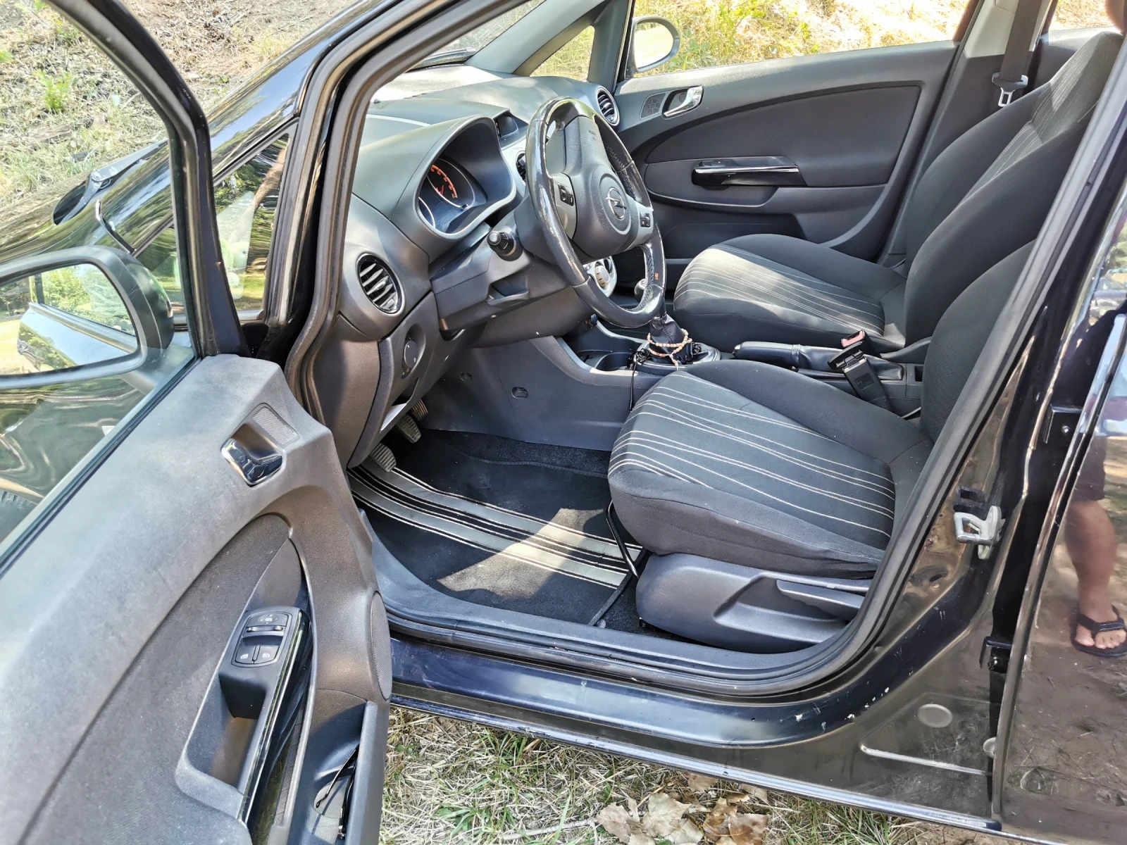 Opel Corsa Подгрев волан, седалки, клима 1.4 бензин , снимка 8 - Автомобили и джипове - 55522969