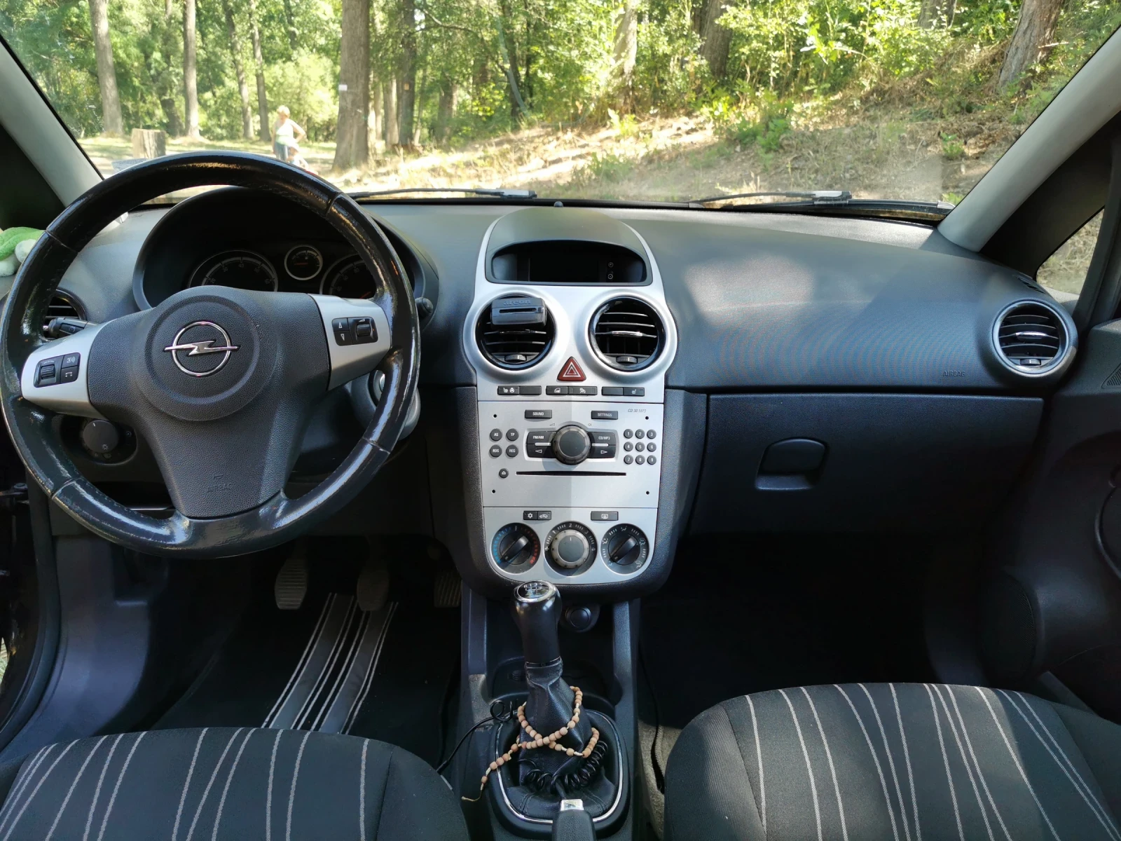 Opel Corsa Подгрев волан, седалки, клима 1.4 бензин , снимка 12 - Автомобили и джипове - 55522969