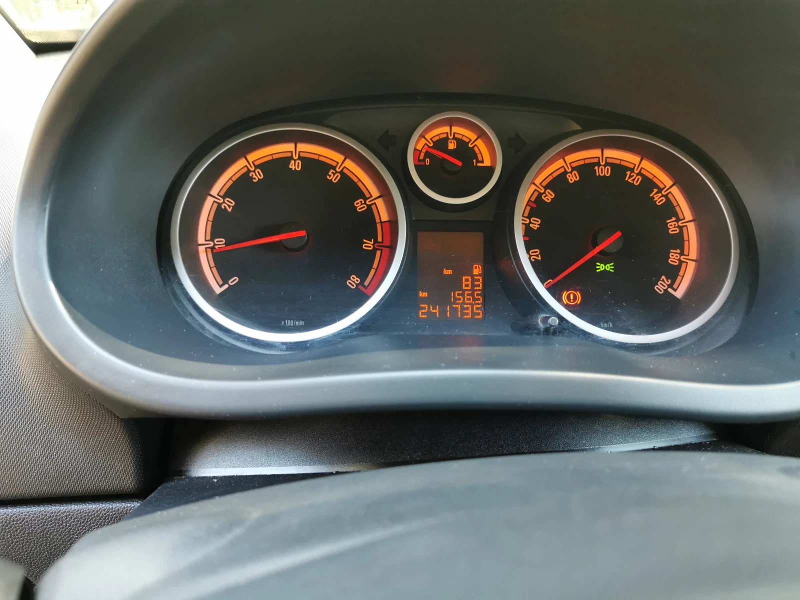 Opel Corsa Подгрев волан, седалки, клима 1.4 бензин , снимка 9 - Автомобили и джипове - 55522969