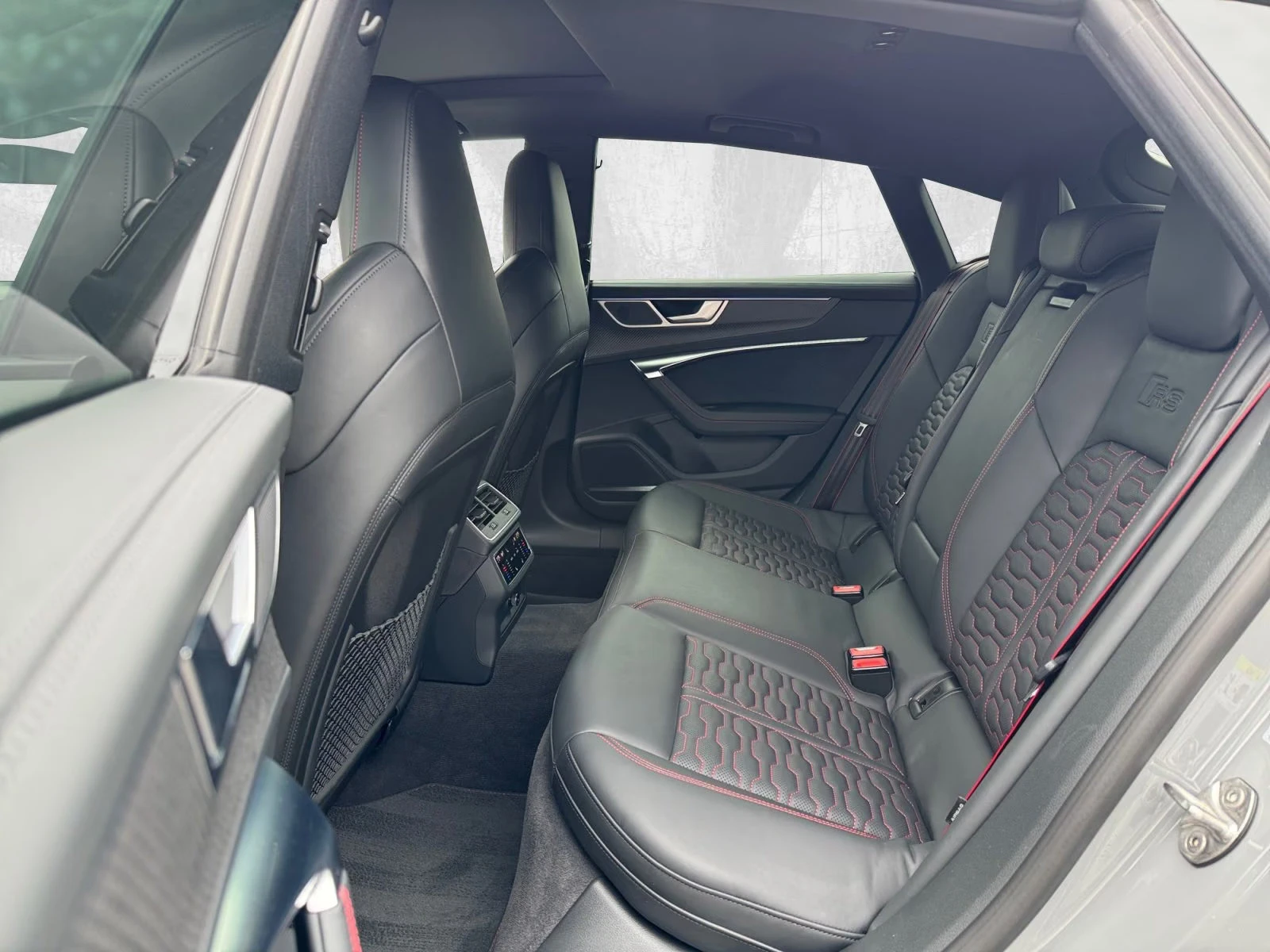 Audi Rs7 SPORTBACK/600HP/PANO/360/HUD/B&O/VENT794z, снимка 13 - Автомобили и джипове - 55706327