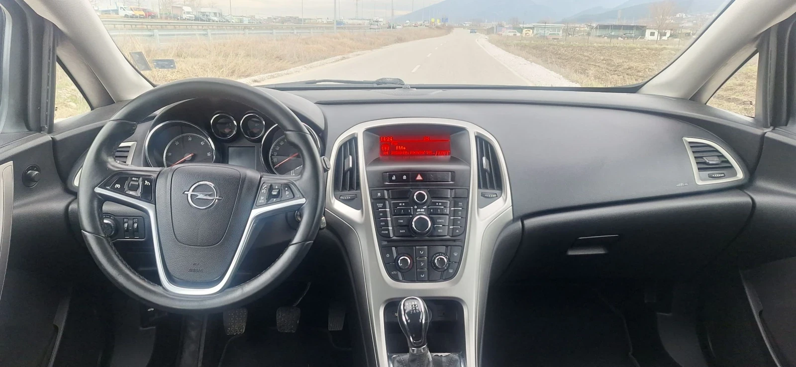 Opel Astra J 1.7CDTI, снимка 8 - Автомобили и джипове - 55867687