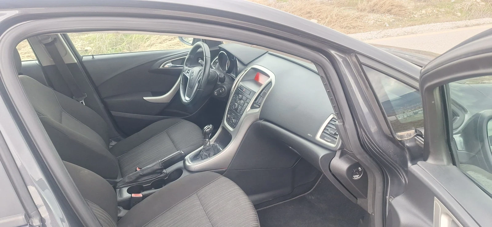 Opel Astra J 1.7CDTI, снимка 7 - Автомобили и джипове - 55867687
