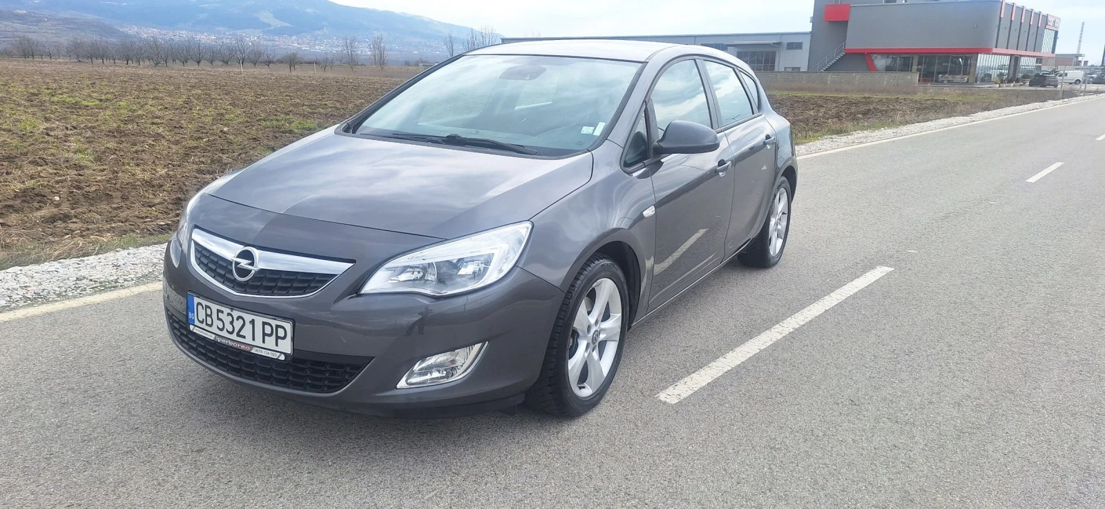 Opel Astra J 1.7CDTI, снимка 2 - Автомобили и джипове - 55867687