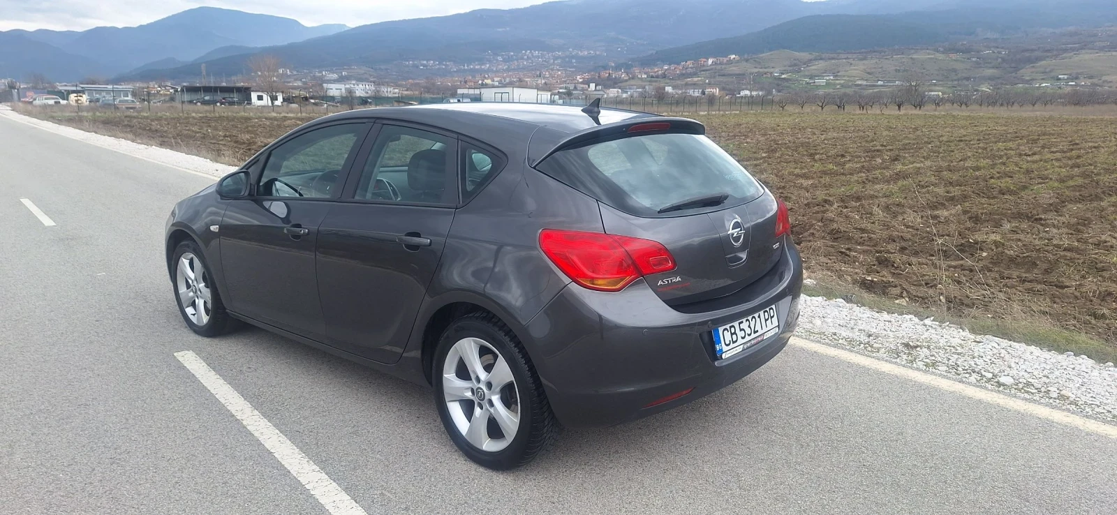 Opel Astra J 1.7CDTI, снимка 4 - Автомобили и джипове - 55867687