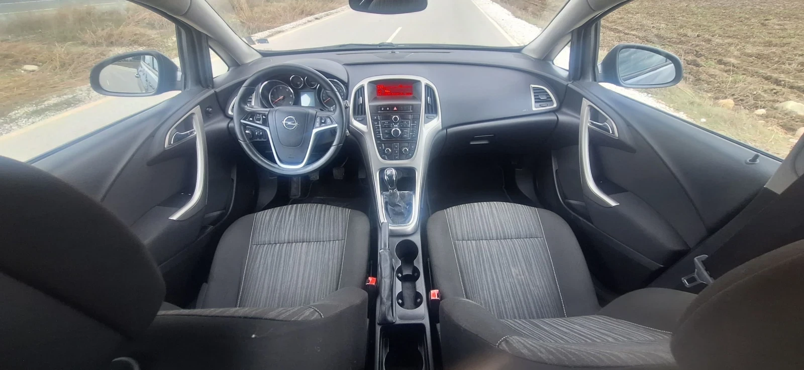 Opel Astra J 1.7CDTI, снимка 9 - Автомобили и джипове - 55867687