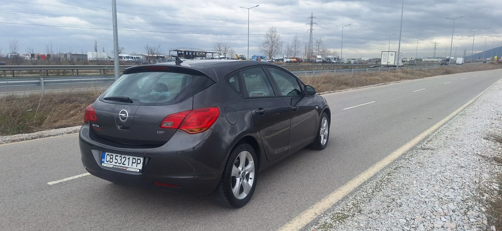 Opel Astra J 1.7CDTI, снимка 5 - Автомобили и джипове - 55867687