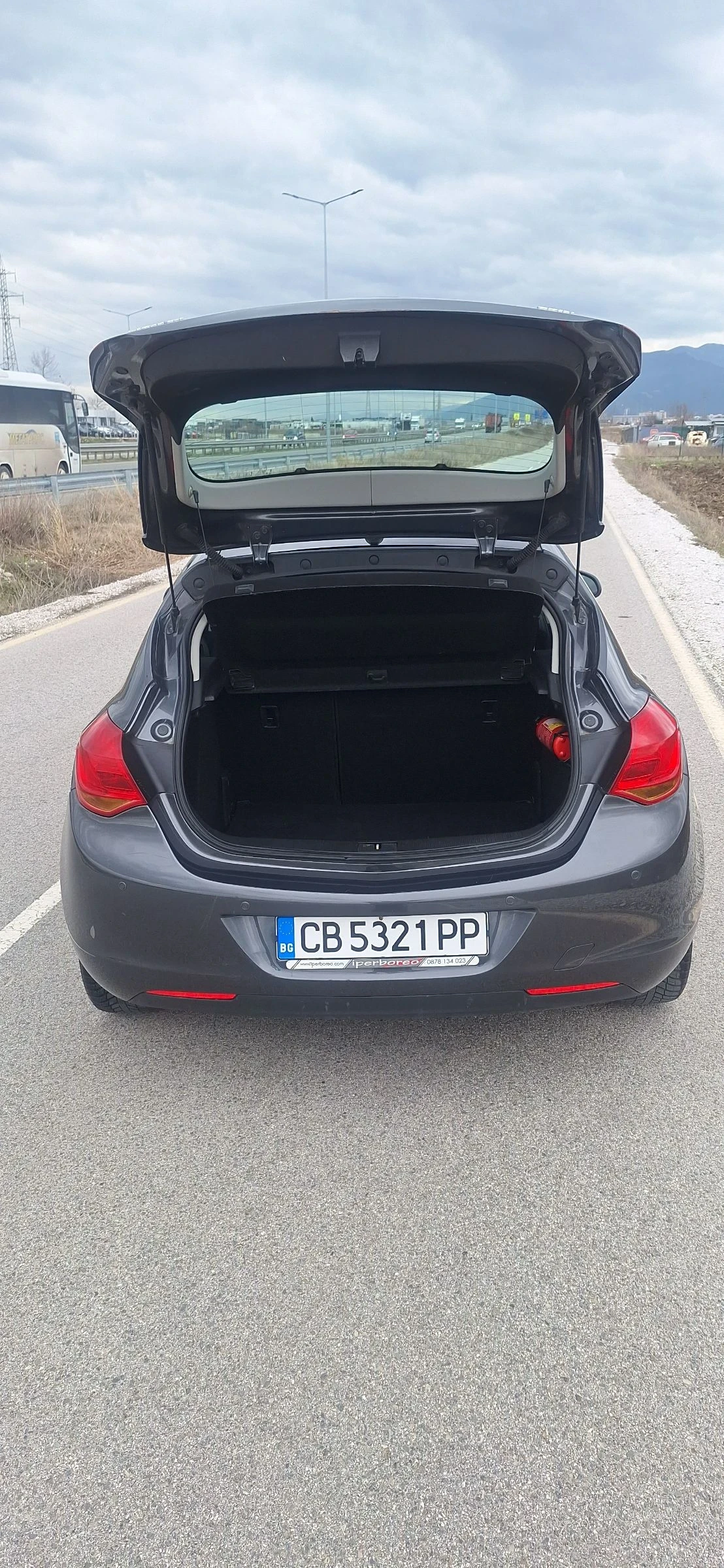 Opel Astra J 1.7CDTI, снимка 10 - Автомобили и джипове - 55867687