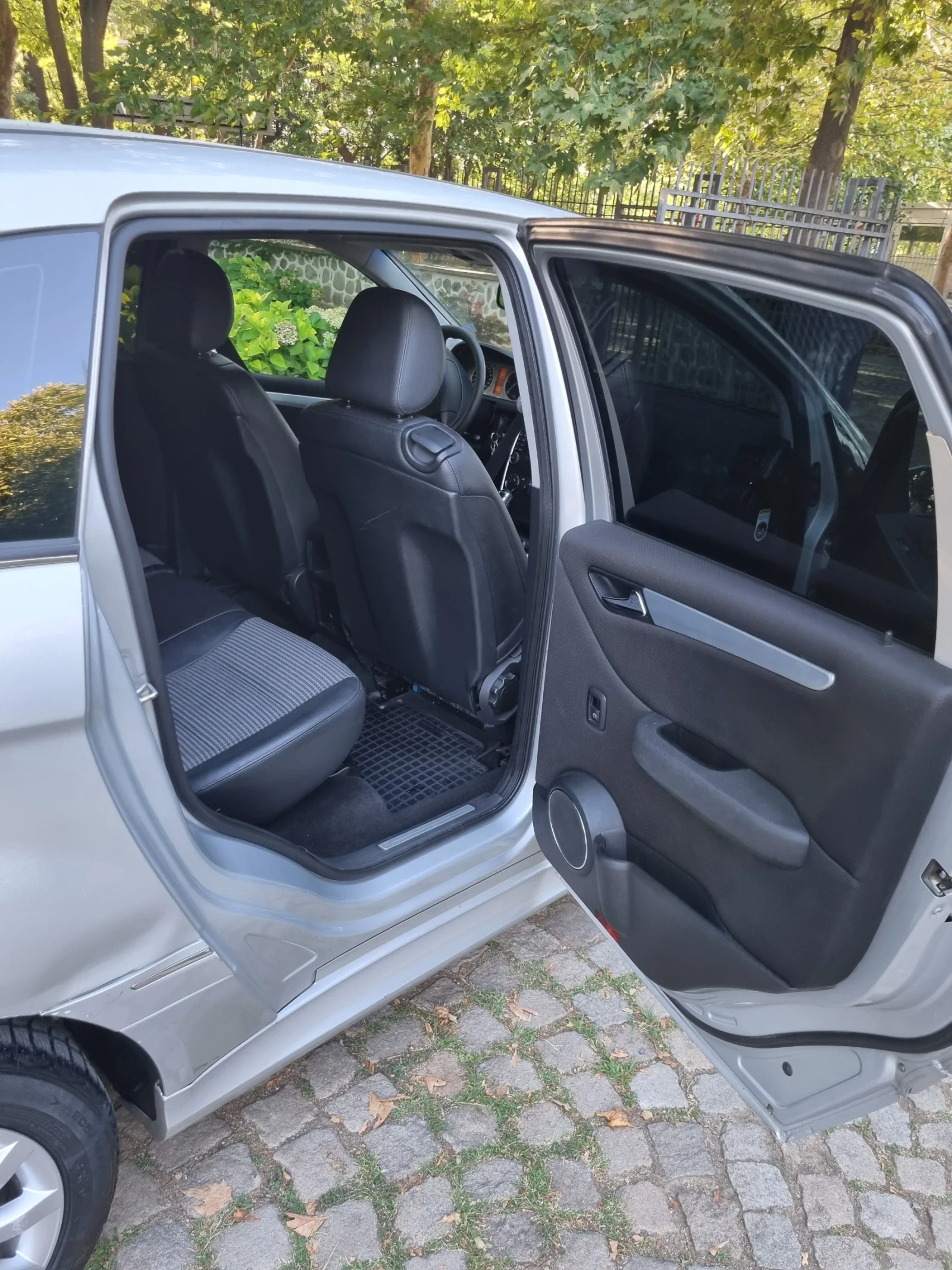 Mercedes-Benz B 200, снимка 5 - Автомобили и джипове - 55970514