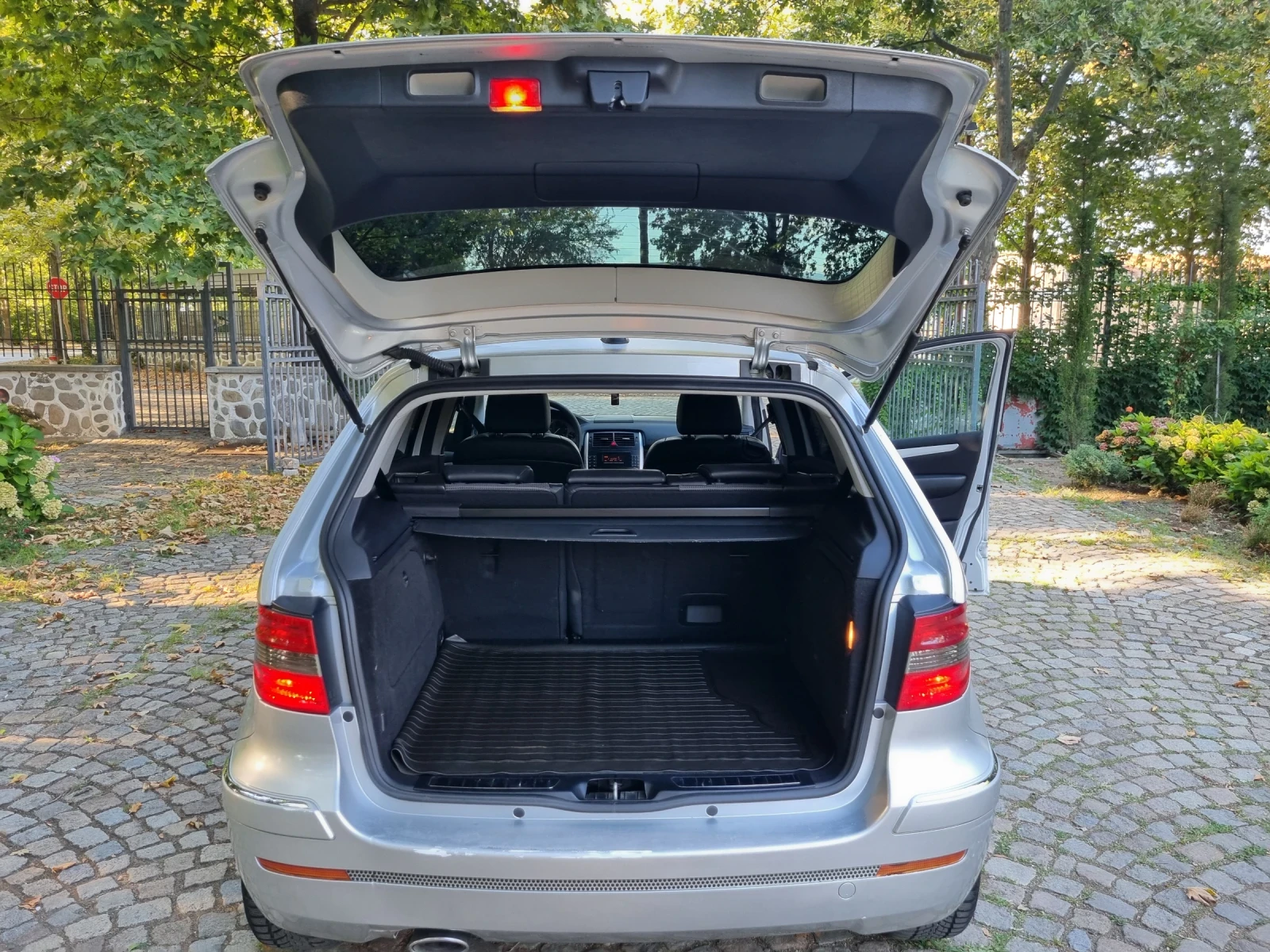 Mercedes-Benz B 200, снимка 4 - Автомобили и джипове - 55970514
