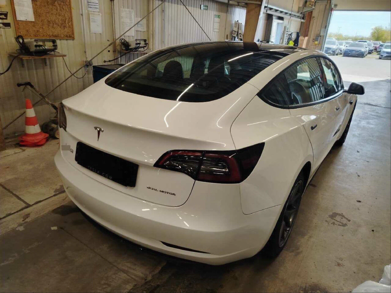 Tesla Model 3 75 kWh Long Range Dual Motor Leather Navi LED, снимка 3 - Автомобили и джипове - 56219391