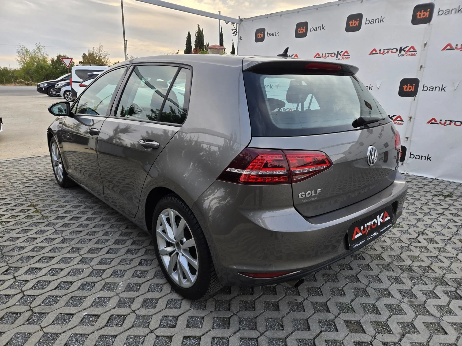 VW Golf 1.6TDI-110��= ����= ���������= ���������� | Mobile.bg � ����������� 5