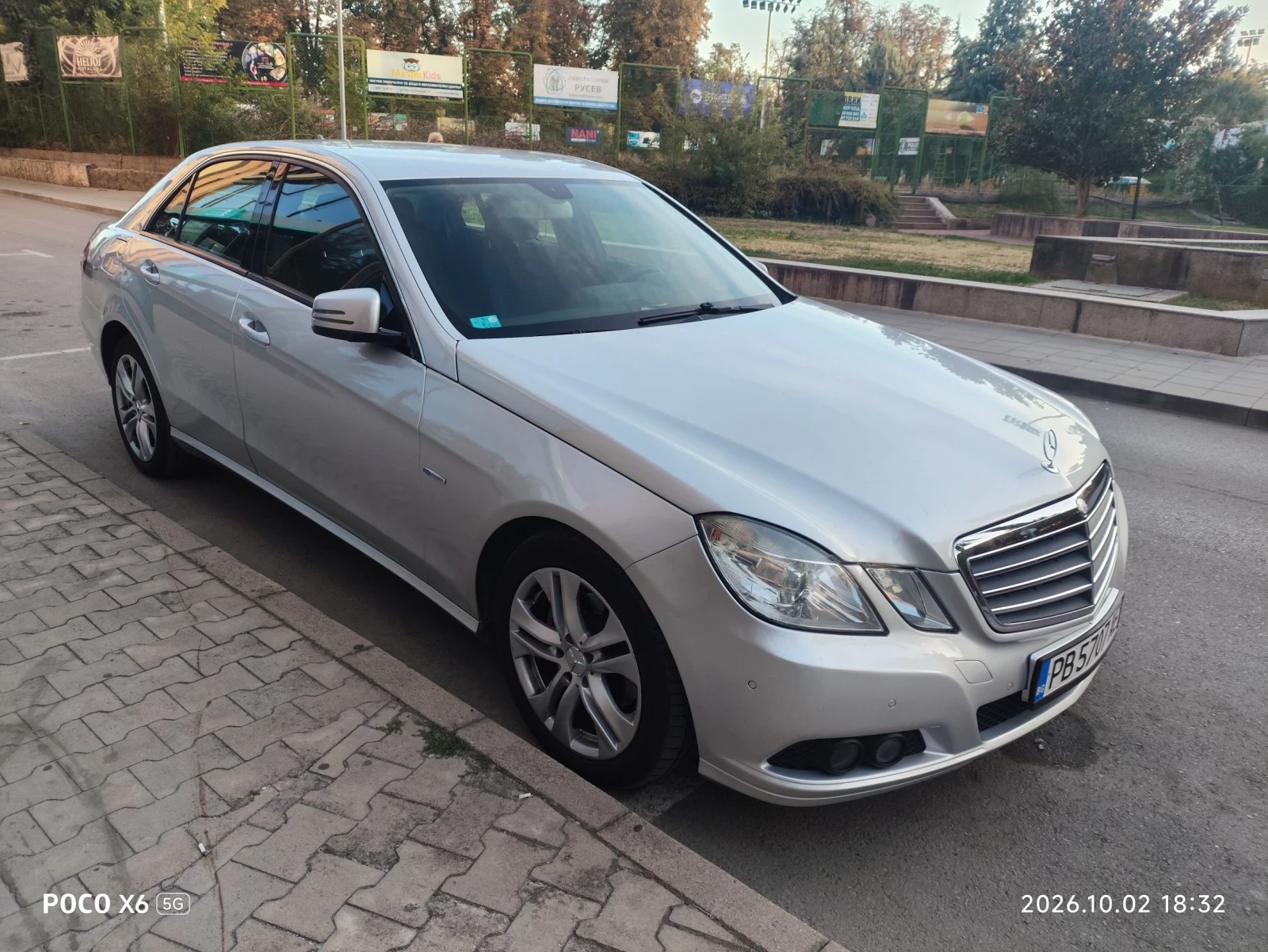 Mercedes-Benz E 200, снимка 3 - Автомобили и джипове - 56591339