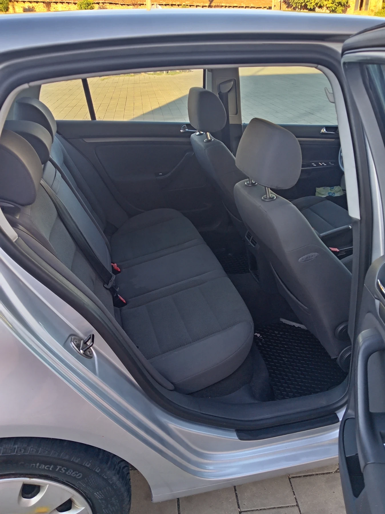 VW Golf 1.6 бензин 102коня , снимка 6 - Автомобили и джипове - 56738482