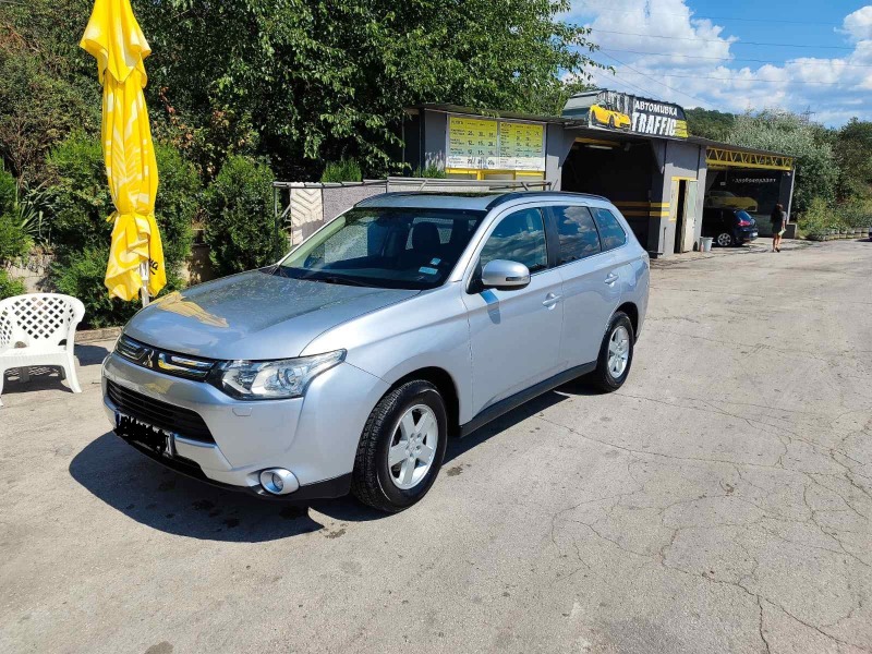 Mitsubishi Outlander 2.2D 4x4, снимка 1 - Автомобили и джипове - 46707350