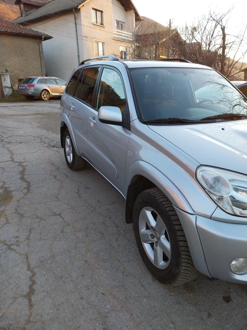 Toyota Rav4 2 D4D , снимка 2 - Автомобили и джипове - 49364217