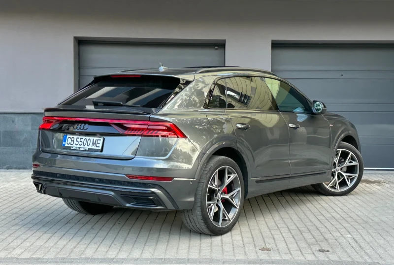 Audi Q8 50TDI Matrix / B&O / S line / Distronic, снимка 4 - Автомобили и джипове - 50036953