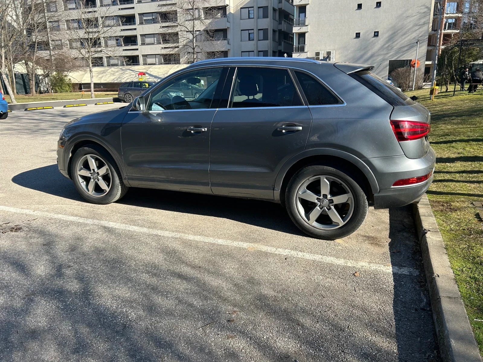 Audi Q3 2.0TFSI, снимка 3 - Автомобили и джипове - 53705344