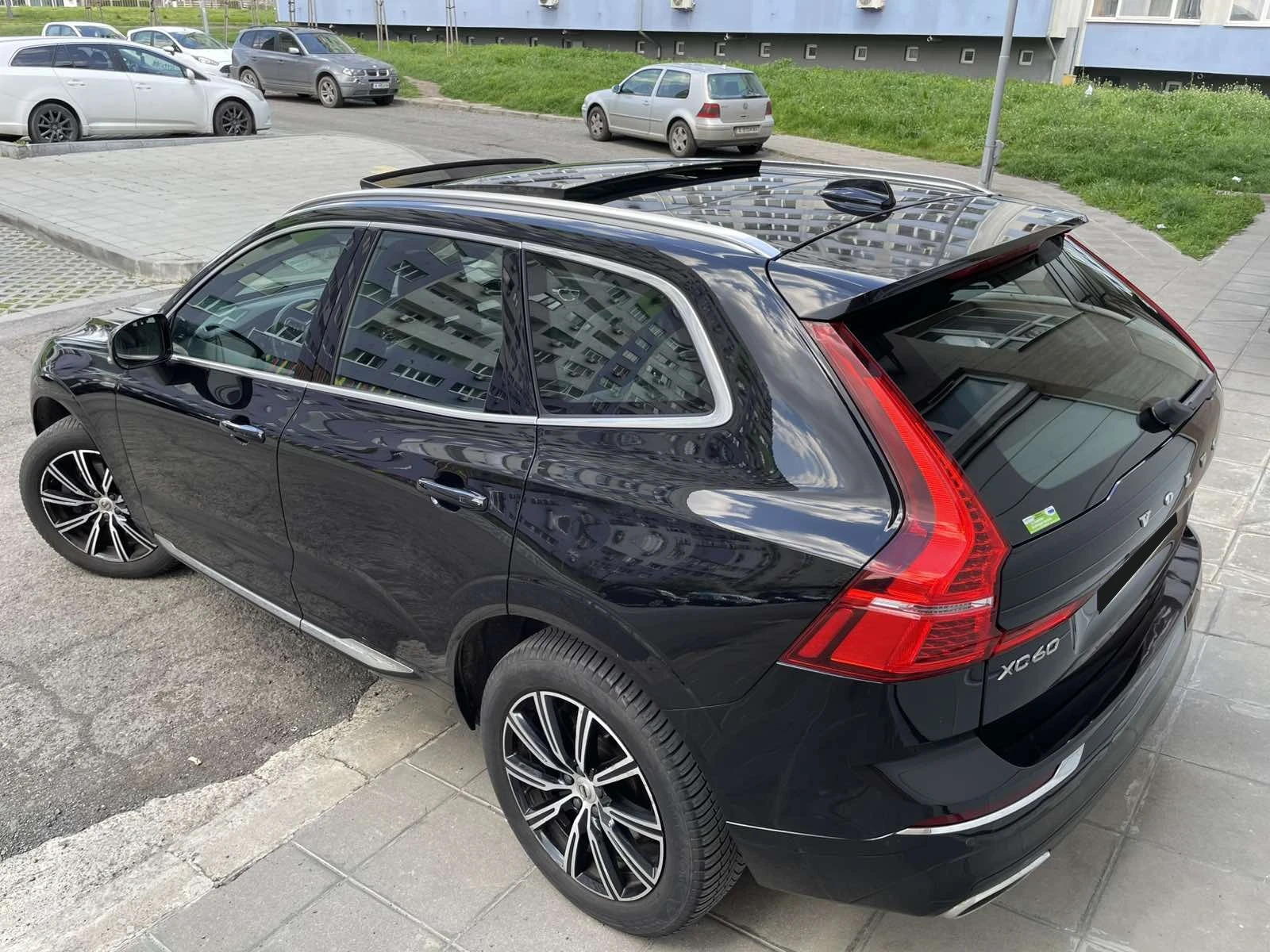 Volvo XC60 D5/Inscription/4x4/235кс/Панорама, снимка 4 - Автомобили и джипове - 53894589