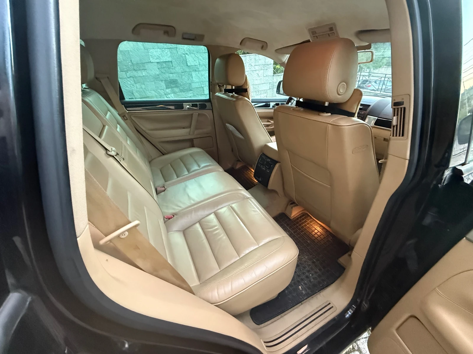 VW Touareg, снимка 8 - Автомобили и джипове - 54622445
