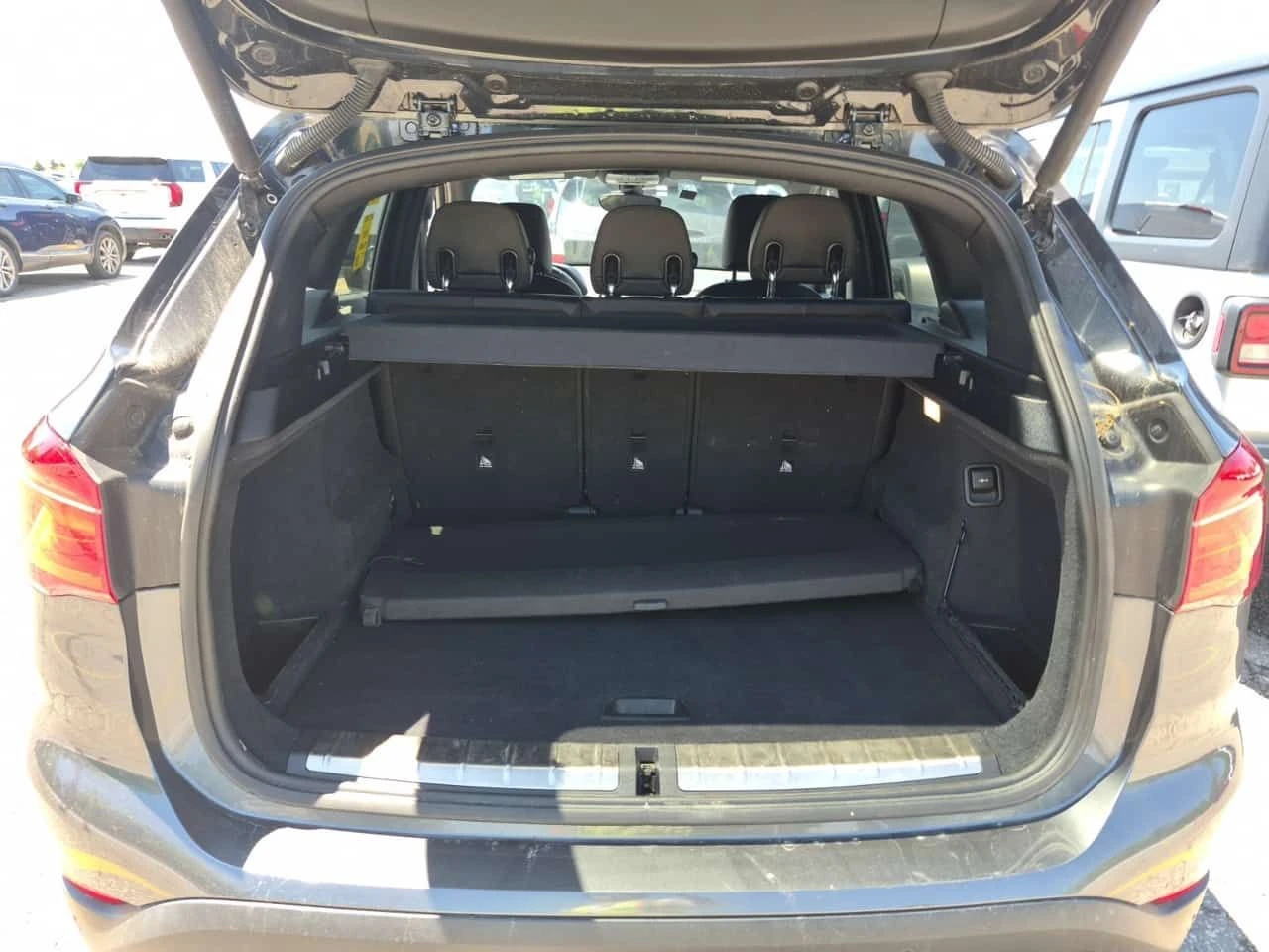 BMW X1 XDRIVE28I| PANO| ПОДГРЕВИ| CARFAX| , снимка 5 - Автомобили и джипове - 54678535
